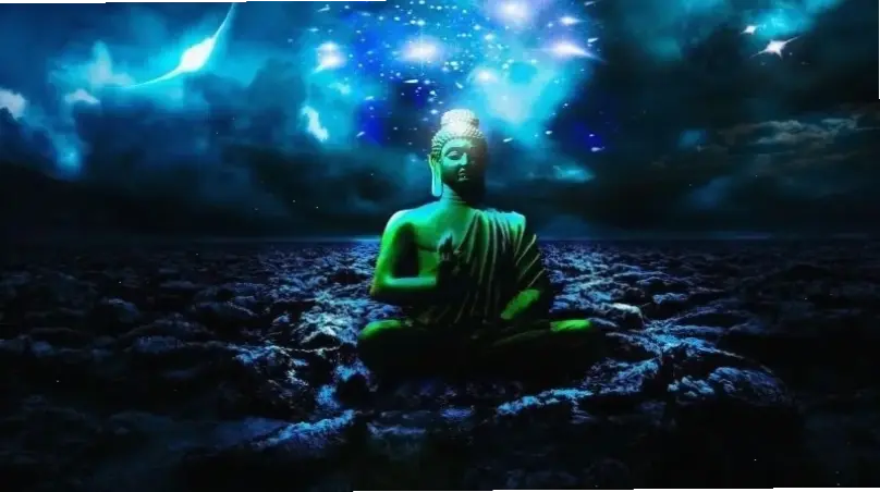 A Di Đà chùa trên mây huyền bí, nơi tìm thấy thanh tịnh và lời khuyên từ bi.