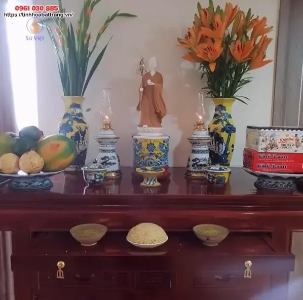 Bàn thờ Phật tại gia ấm cúng, dễ dàng thiết lập, mang năng lượng tích cực và bình yên vào chính ngôi nhà của bạn.