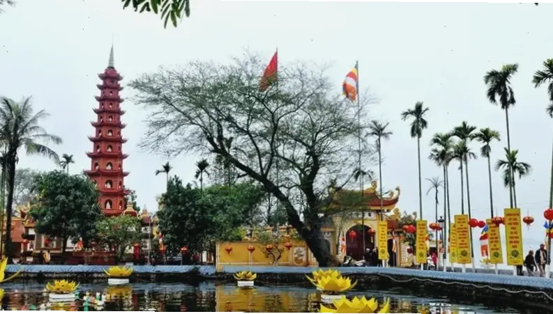 Cảm nhận năng lượng tâm linh từ Chùa Trấn Quốc, nơi bình an và giác ngộ chạm đến tâm hồn bạn.