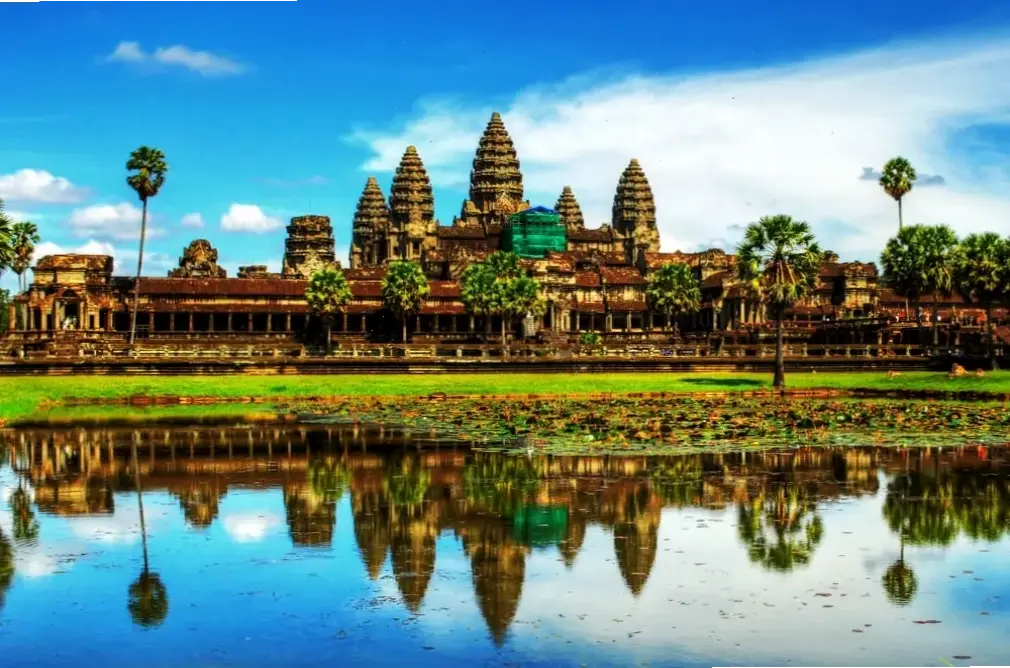 Chùa Phật giáo Campuchia tỏa sáng với Phật pháp, mang lại sự giác ngộ và bình yên cho mọi người.