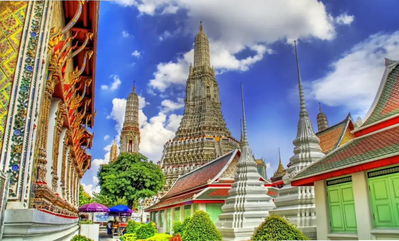 Khám phá vẻ đẹp chùa Thái Lan qua hình ảnh 4K sắc nét, mang đến trải nghiệm chân thực và hùng vĩ.