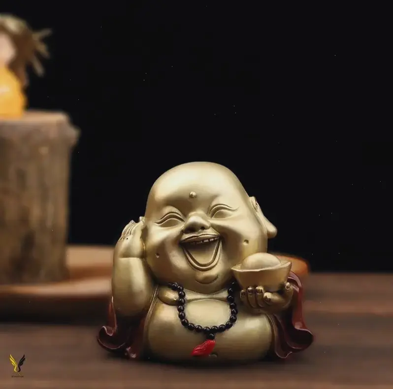 Phật Di Lặc cười ngồi rạng rỡ, truyền cảm hứng lạc quan và nụ cười hạnh phúc mỗi ngày.