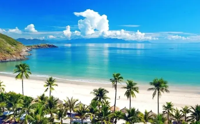 Quan Âm tối giản thanh lịch, mang lại sự bình yên qua thiết kế đơn giản mà sâu sắc tinh tế.