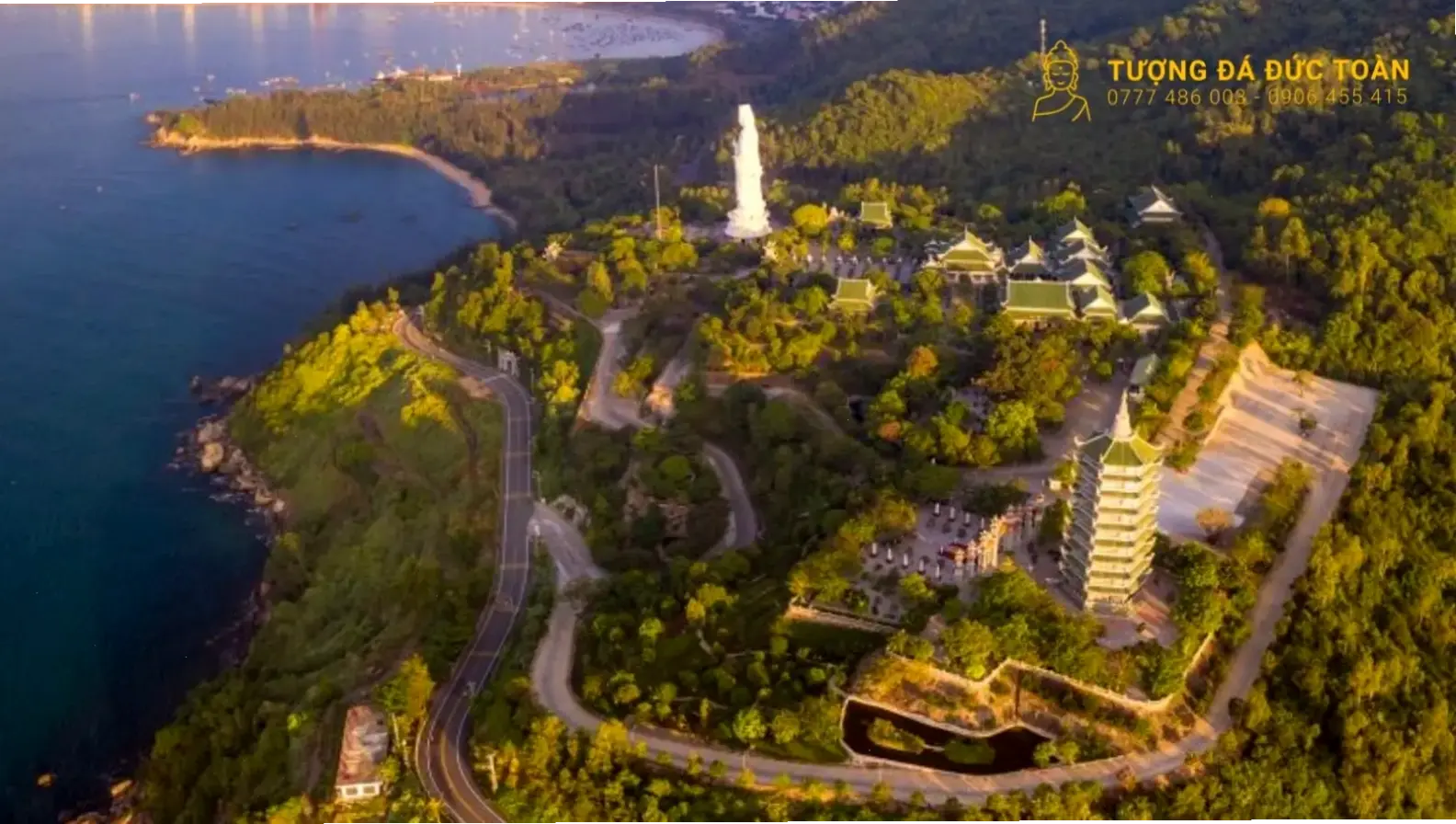 Ảnh Quan Âm trên đảo bình an, mang đến cảm giác thư thái và sự bảo vệ thiêng liêng.