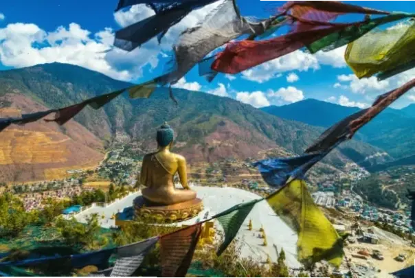Ánh sáng lung linh trên Phật Bhutan, đánh thức sức mạnh tâm linh và năng lượng tích cực.