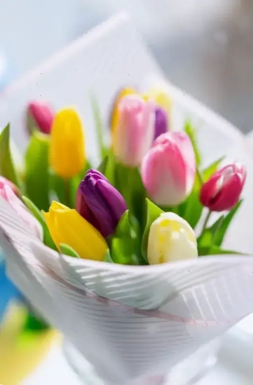 Bó hoa lay ơn xinh đẹp, món quà ý nghĩa mang đến niềm vui và sự ấm áp cho người nhận.