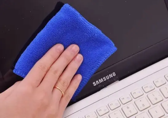 Các Bước Lau Màn Hình Laptop An Toàn