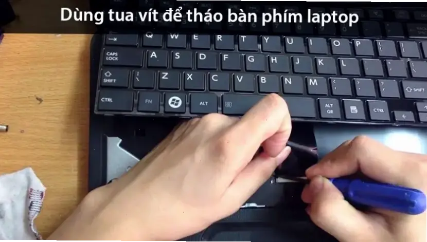 Các Sai Lầm Thường Gặp Khi Tháo Bàn Phím Laptop