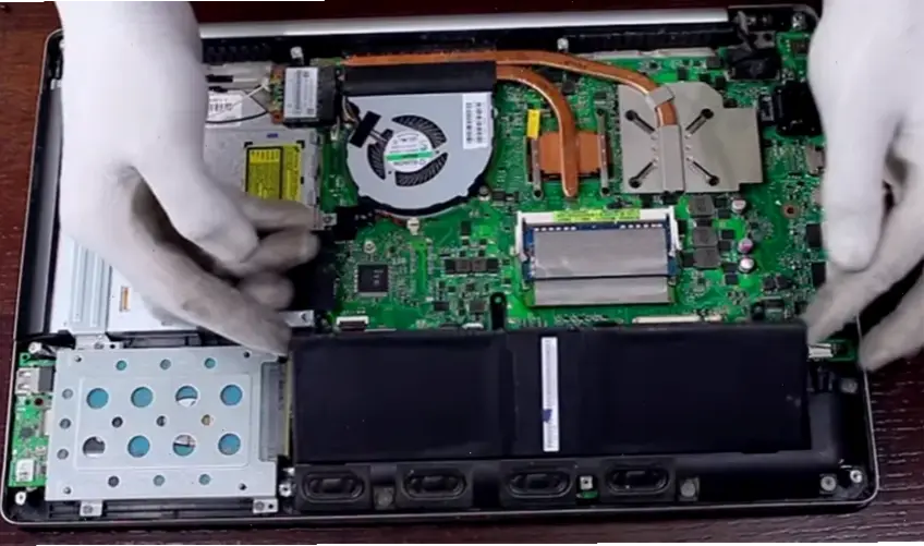 Các Sai Lầm Thường Gặp Khi Tháo Laptop Acer