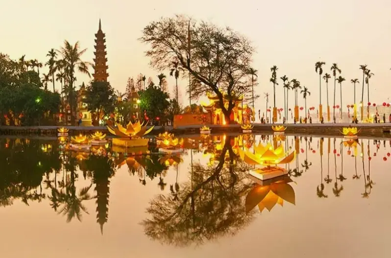 Cảm nhận sự tâm linh sâu lắng tại Chùa Hòe Nhai, nơi an yên cho tâm hồn và suy tư.