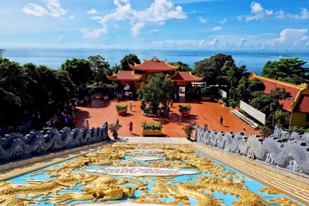 Chùa Phú Quốc qua lăng kính nghệ thuật, vẻ đẹp tinh tế và độc đáo.