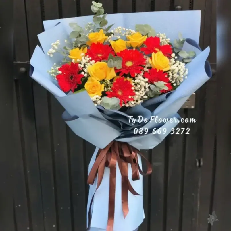 Chúc mừng thành công với bó hoa đồng tiền tươi thắm, gửi lời chúc tốt đẹp nhất.