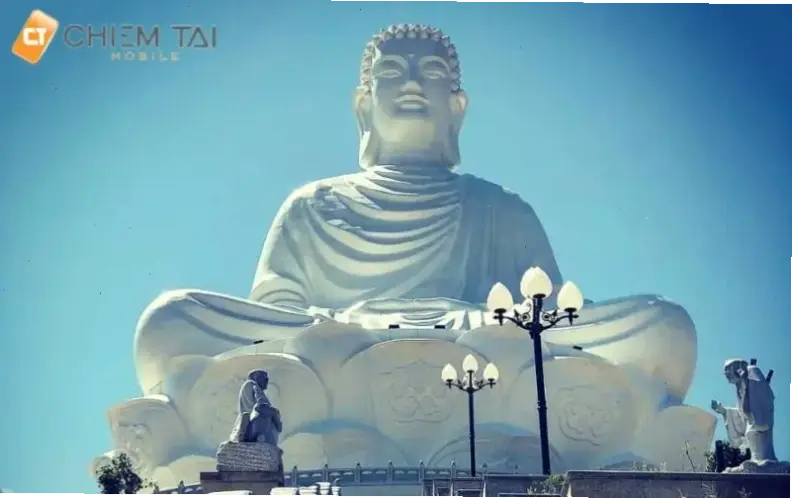 Di Lặc nghệ thuật kết hợp truyền thống hiện đại, tạo nên sức hút độc đáo và cảm hứng sáng tạo.