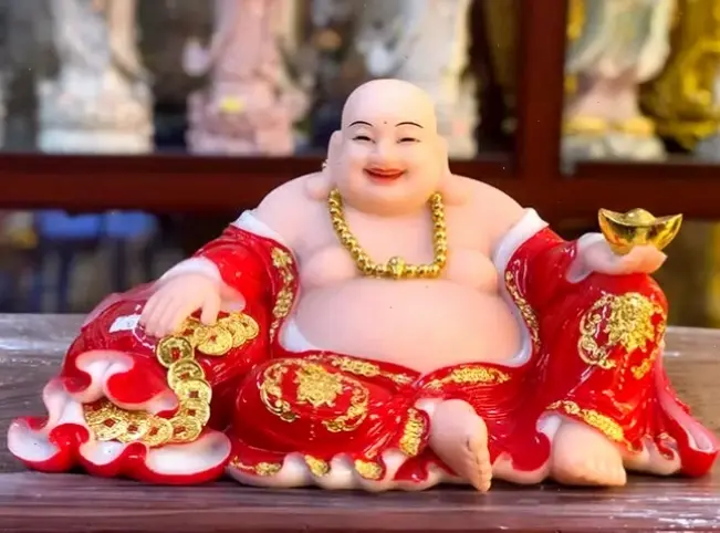 Di Lặc tối giản thanh lịch, mang lại sự bình an tinh tế trong phong cách sống hiện đại.