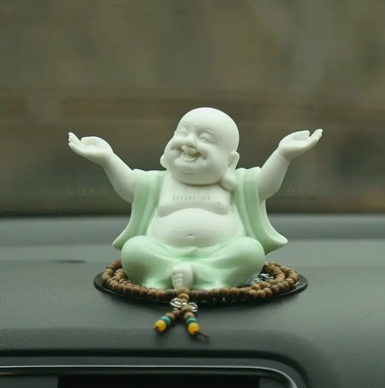 Di Lặc trên đài sen cho phong thủy, thu hút tài lộc và bình an cho gia đình.