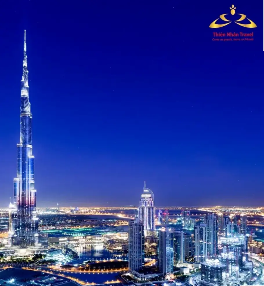 Dubai về đêm đầy cuốn hút, ánh sáng lấp lánh và sự xa hoa không ngủ của thành phố.