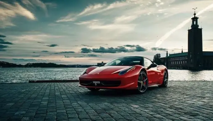 Ferrari qua góc nhìn nghệ thuật, biến siêu xe thành tác phẩm sáng tạo đầy cảm hứng và vẻ đẹp bất tận.