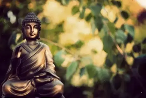 Hãy để Phật thiền bình an xoa dịu tâm trí, mang lại sự thư thái và cân bằng mỗi ngày.