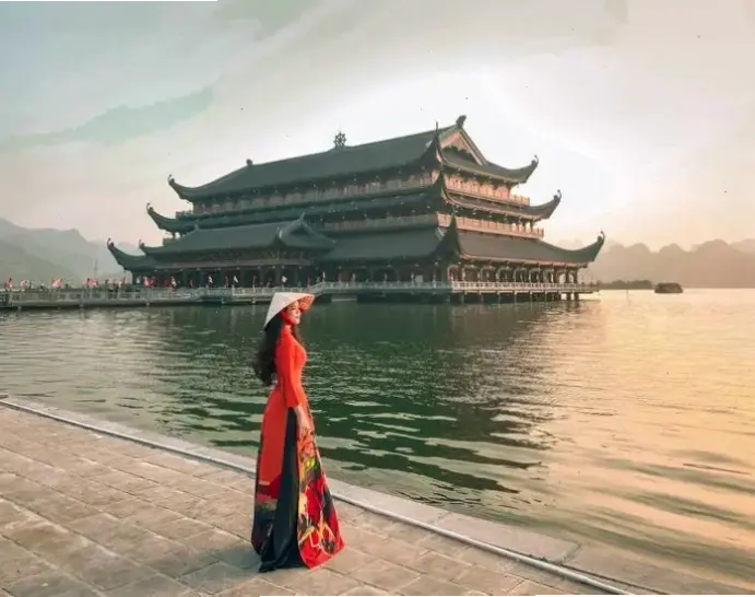 Hình ảnh chùa Phật cổ Việt Nam thể hiện sự tôn nghiêm và vẻ đẹp bất hủ, khơi dậy niềm tin sâu lắng.