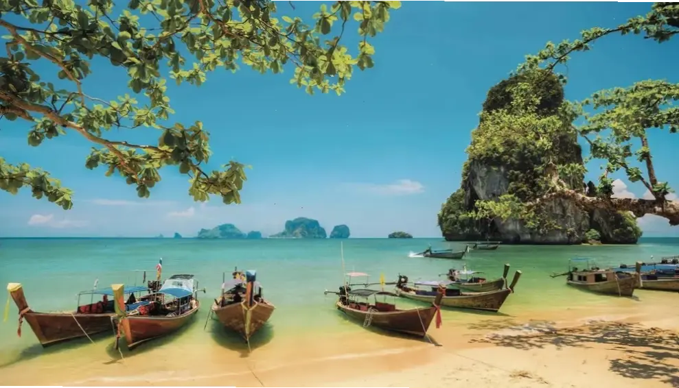 Hình nền biển 4K chất lượng cao, với chi tiết sắc nét và màu sắc sống động, giúp bạn tận hưởng vẻ đẹp mê hoặc của đại dương ngay trên màn hình.