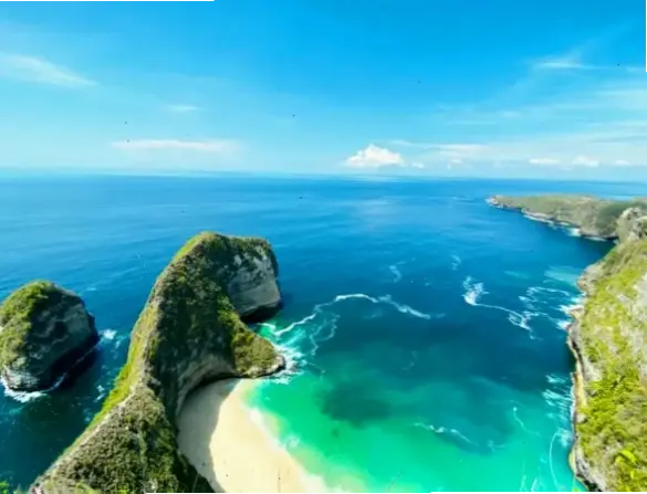 Hình nền biển xanh Bali trong vắt và huyền ảo, mang đến cảm giác thư giãn và bình yên cho mọi không gian.