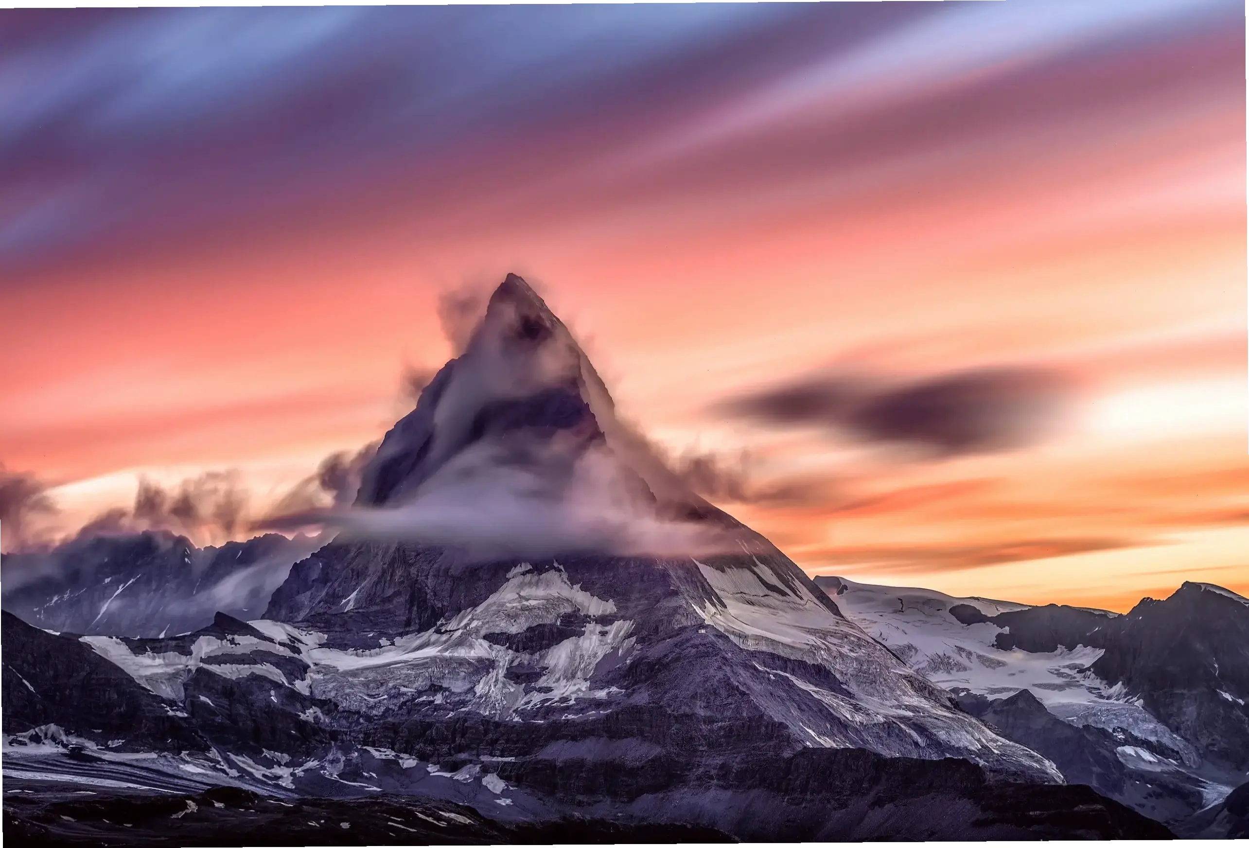 Hình nền Matterhorn thơ mộng, gợi lên giấc mơ về những chuyến phiêu lưu giữa núi non hùng vĩ.