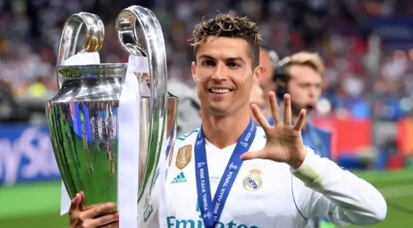 Hình nền Ronaldo Juventus ấn tượng, kỷ niệm những khoảnh khắc chói sáng tại Allianz Stadium, dành cho fan muốn mang tinh thần Bianconeri lên thiết bị di động hoặc máy tính!
