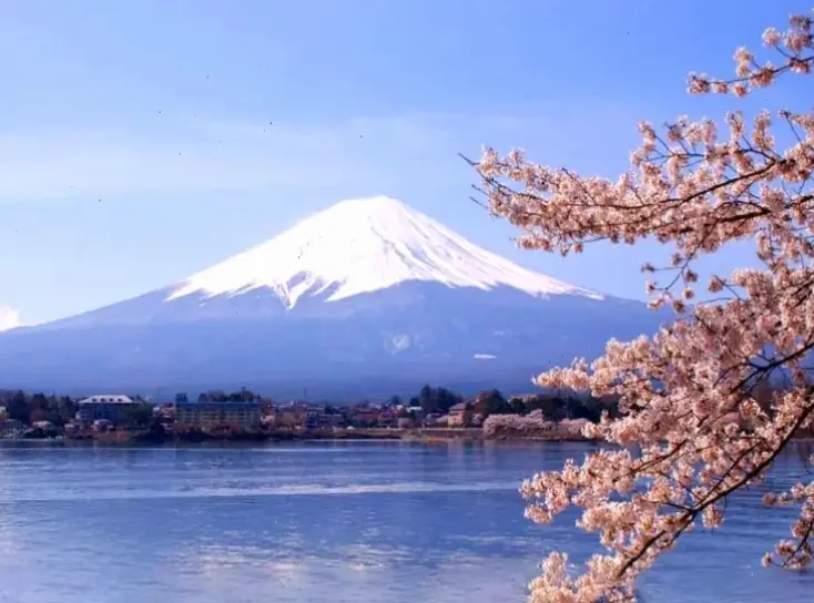 Hình nền thơ mộng của Phú Sĩ, gợi lên những giấc mơ lãng mạn và yên bình tuyệt đối.