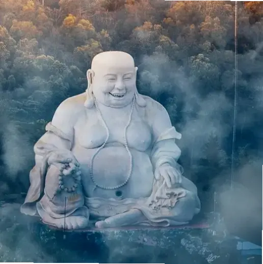 Hỗ trợ hành trình thiền định bằng Tượng Phật thạch anh, giúp đạt được sự tĩnh lặng và nội tâm sâu sắc.