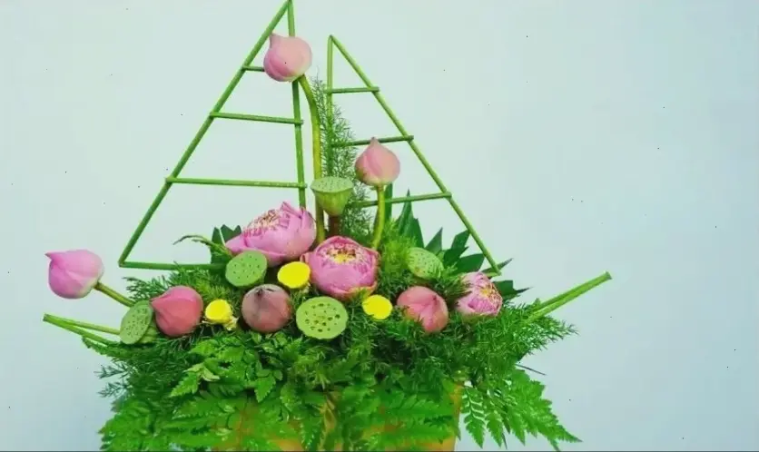 Hoa cúc cắm bình 20/11 – món quà ý nghĩa để tri ân thầy cô, mang thông điệp yêu thương và lòng biết ơn sâu sắc.