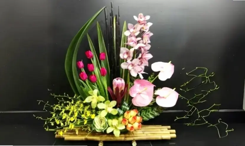 Hoa cúc cắm bình trang nhã, tô điểm không gian và mang thông điệp tri ân ấm áp đến thầy cô nhân ngày 20/11.