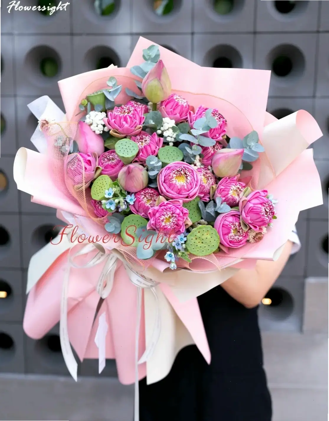 Hoa sen hồng bó hoa rực rỡ, tượng trưng cho sức sống và năng lượng tích cực bất tận.