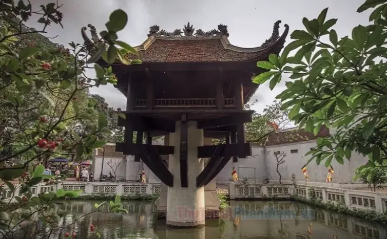 Khám phá Chùa Một Cột Việt Nam, một kỳ quan kiến trúc và biểu tượng quốc gia đầy tự hào.