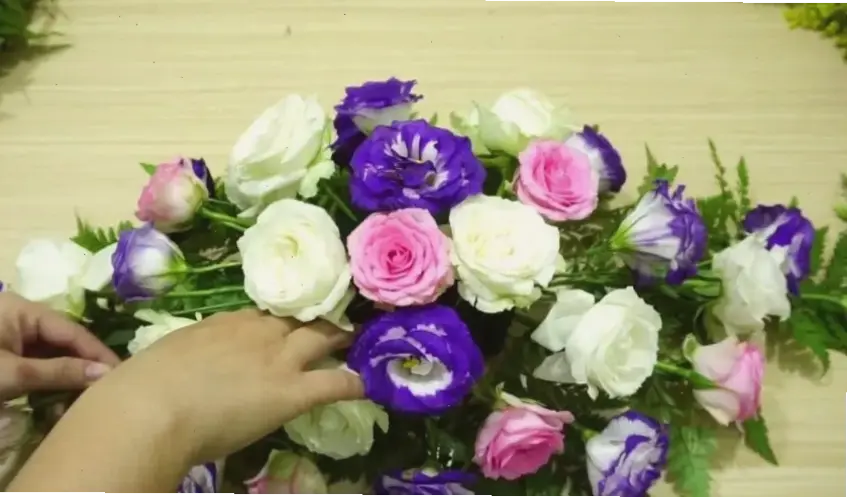 Khám phá mẫu cắm hoa cát tường đẹp, từ hiện đại đến cổ điển, lý tưởng cho mọi dịp trang trí.