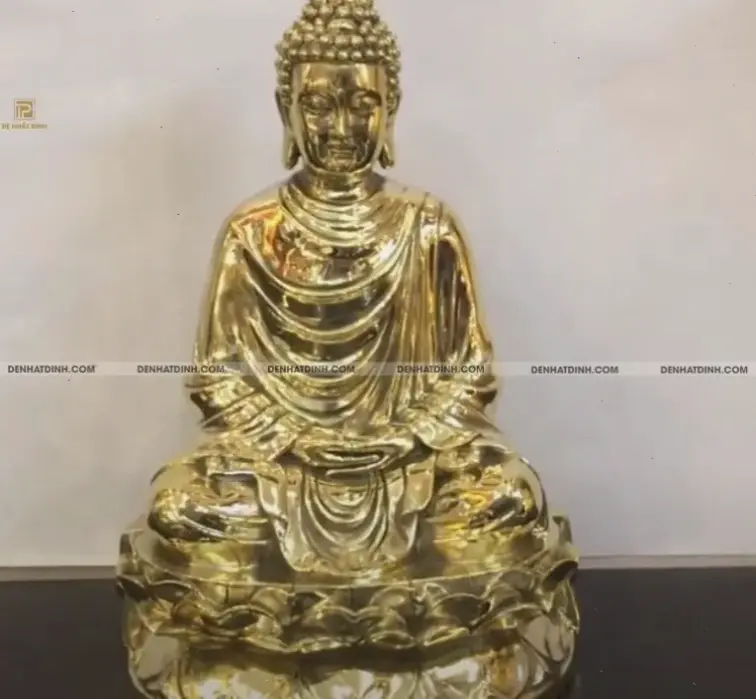 Khám phá Tượng Phật đồng 4K với hình ảnh sắc nét, mang đến sự thanh tịnh và vẻ đẹp tinh tế cho không gian của bạn.