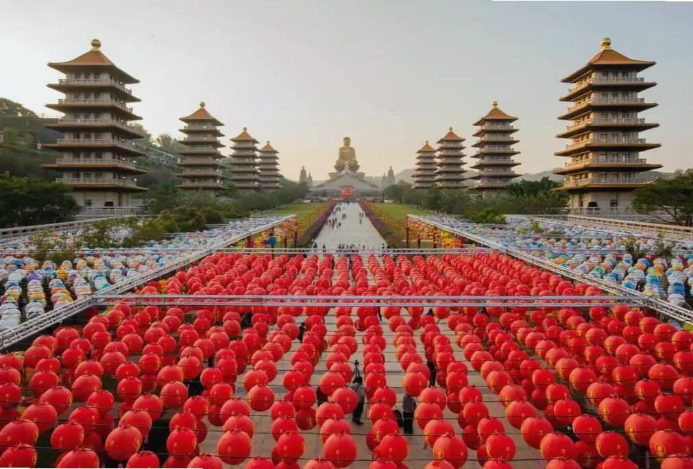 Khám phá vẻ đẹp hùng vĩ của chùa Đài Loan qua hình ảnh 4K sắc nét, mang đến trải nghiệm chân thực và ấn tượng.