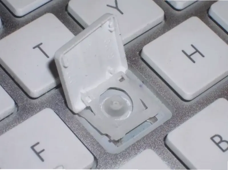 Lý Do Bạn Nên Học Cách Tháo Phím Laptop