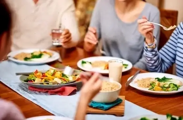 Lý do hệ tiêu hóa phụ nữ trung niên cần chú ý