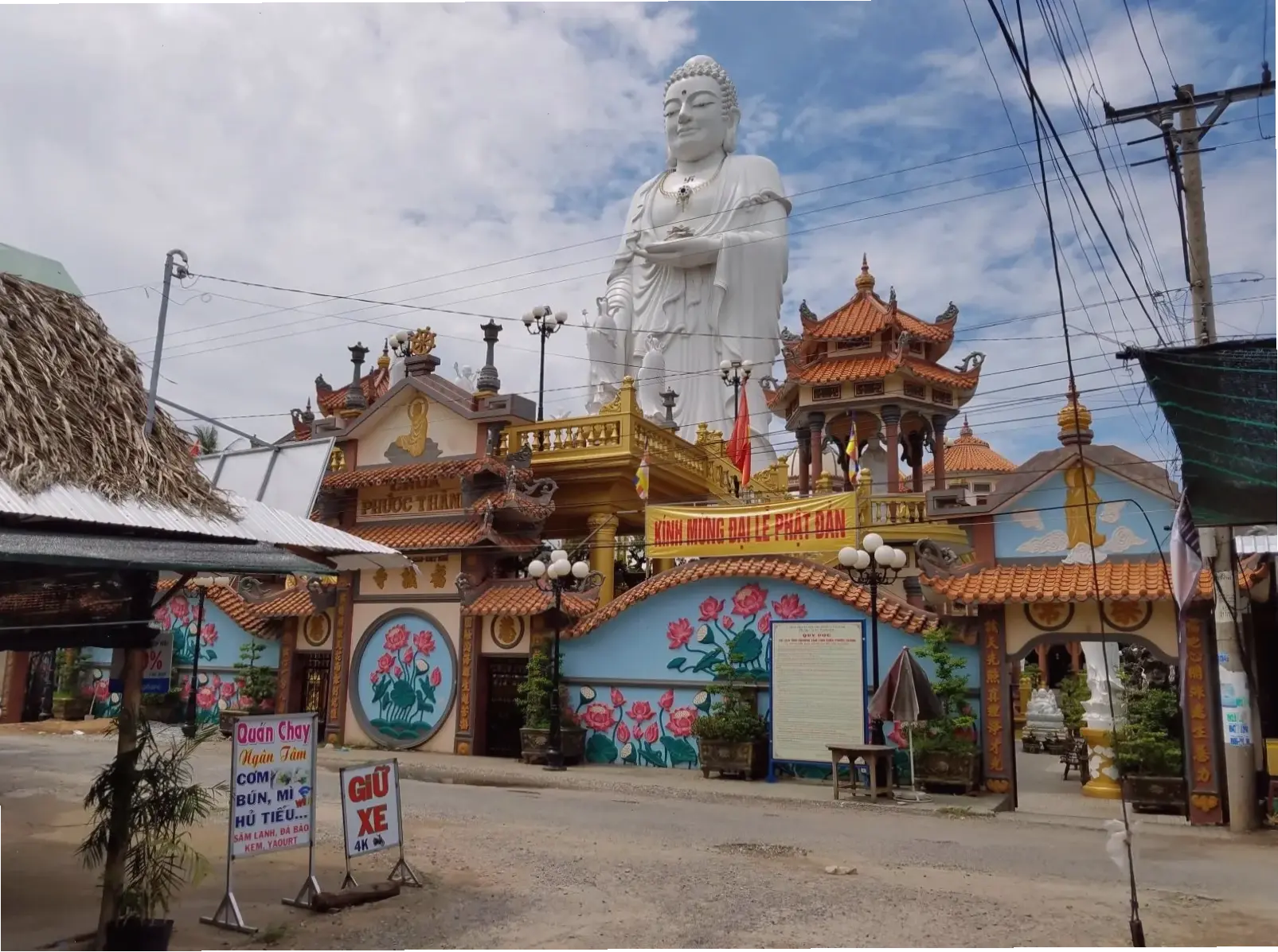 Ngắm nhìn ảnh chùa cổ kính huyền bí, cảm nhận sự bình an và lịch sử Phật giáo lâu đời.