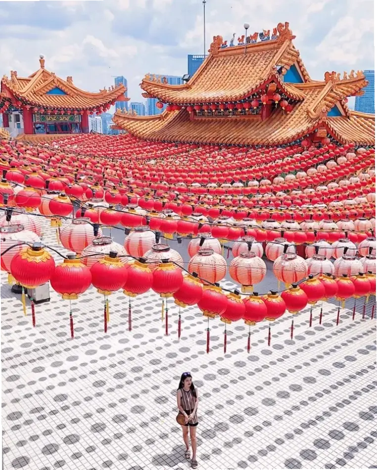 Nghệ thuật tinh tế trong kiến trúc chùa Malaysia, một tuyệt tác văn hóa đầy sáng tạo và hấp dẫn.