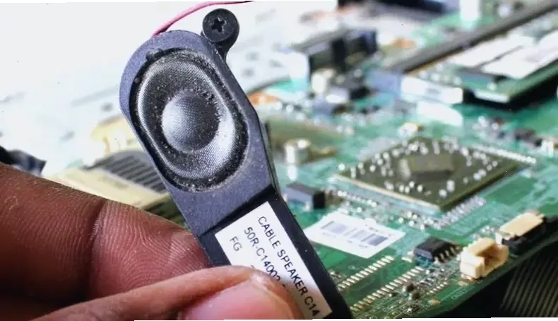 Nguyên nhân phổ biến gây loa rè trên laptop