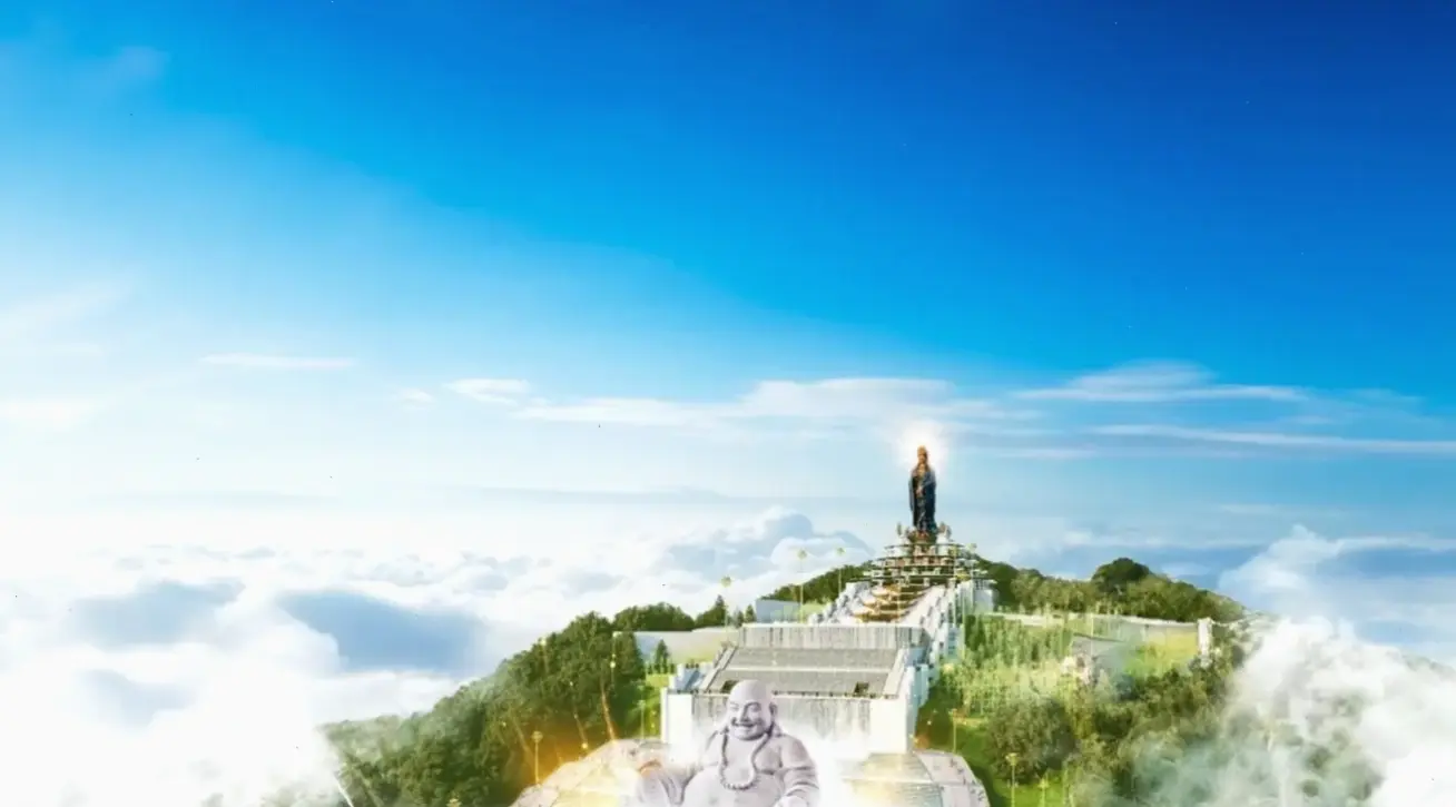 Phật Di Lặc cười trên biển, nụ cười rạng rỡ xua tan muộn phiền, mang đến năng lượng tích cực và bình yên.