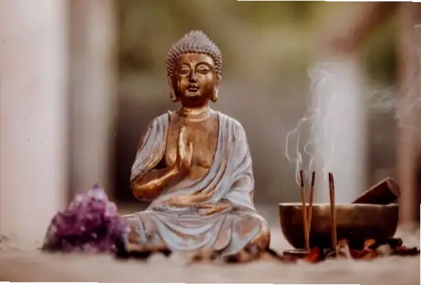 Phong cách tối giản của Phật Sri Lanka, mang đến sự đơn giản tinh tế và tĩnh lặng sâu lắng cho cuộc sống.