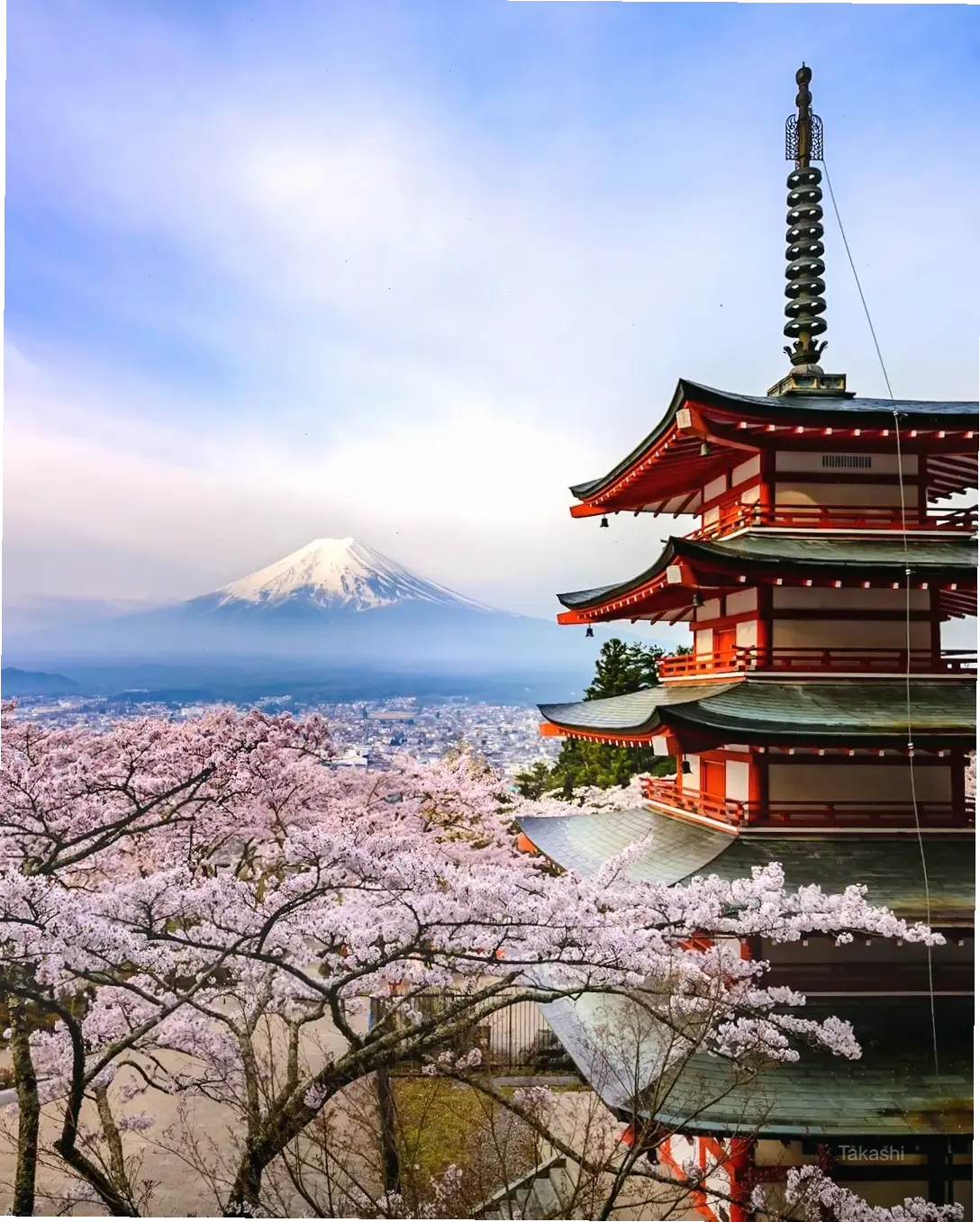 Phú Sĩ về đêm lung linh dưới ánh sao, mang đến sự yên tĩnh và huyền bí cho đêm dài.