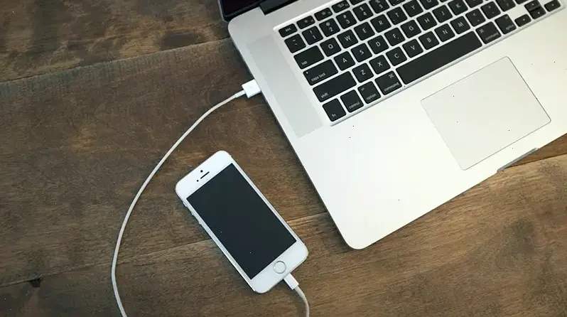 Phương Pháp Cơ Bản: Sử dụng Cáp USB