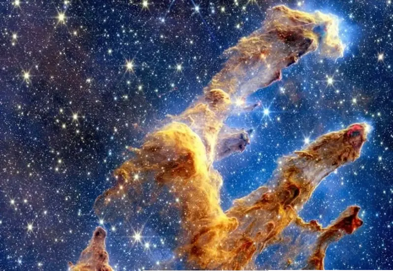 Sao biến quang qua Hubble: Hình ảnh ấn tượng từ không gian xa xôi và huyền bí!