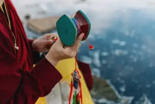 Thiền cùng Phật Tây Tạng: Hình ảnh giúp đạt trạng thái tĩnh tâm, mang lại sự cân bằng và nội lực mạnh mẽ.