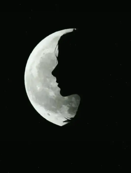 Trải nghiệm hình nền đen trắng 4K sắc nét, chi tiết đến từng pixel.