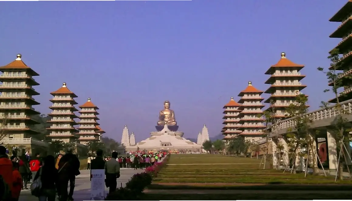 Trải nghiệm không gian tâm linh sâu lắng tại chùa Đài Loan, nơi nuôi dưỡng tâm hồn và sự an yên.