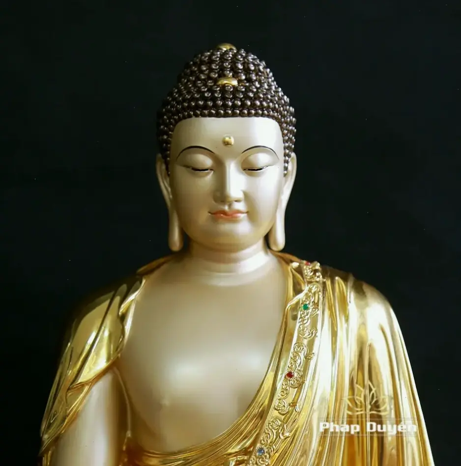 Tranh Phật Thích Ca sống động trong chùa, nghệ thuật kết nối sâu sắc với giáo lý và bình an tâm linh.